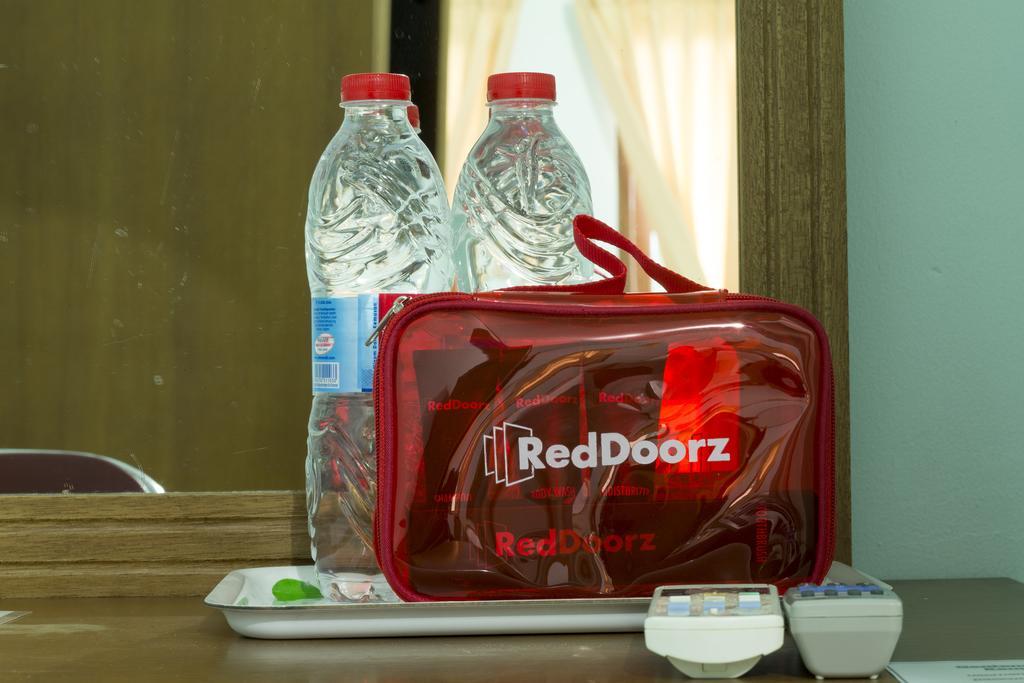 Reddoorz Near Cilandak Town Square Gasthuis Jakarta